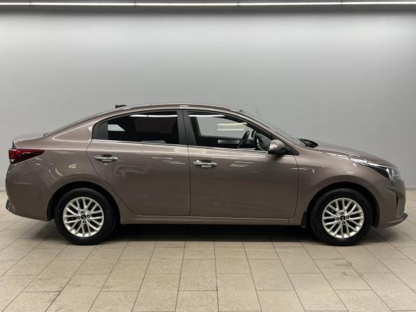 Kia Rio IV Рестайлинг с пробегом 2020 года, цена 1 465 000 рублей, 129186 км, седан, Автокод Объявления