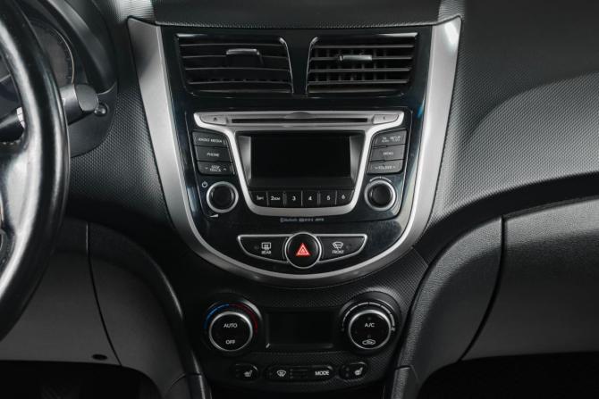 Hyundai Solaris I с пробегом 2014 года, цена 799 000 рублей, 168593 км, седан, Автокод Объявления