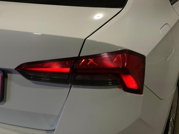 Skoda Rapid II с пробегом 2021 года, цена 1 349 000 рублей, 93070 км, лифтбек, Автокод Объявления