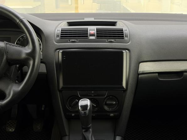 Skoda Octavia II (A5) Рестайлинг с пробегом 2011 года, цена 649 000 рублей, 216513 км, лифтбек, Автокод Объявления