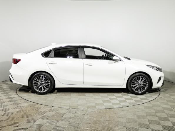 Kia K3 II Рестайлинг с пробегом 2022 года, цена 2 350 000 рублей, 51444 км, седан, Автокод Объявления