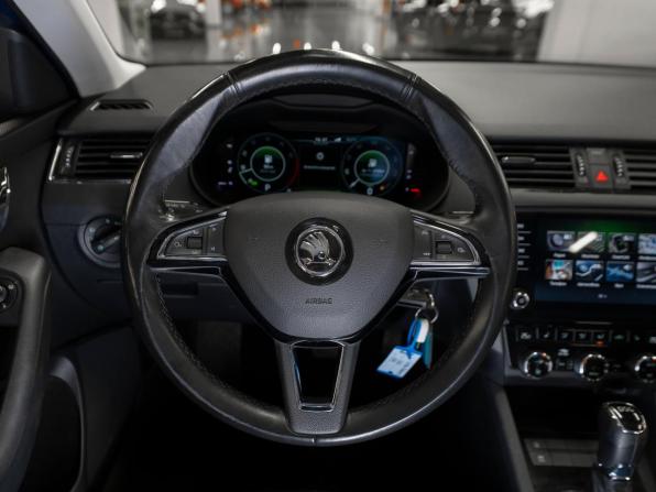 Skoda Octavia III (A7) Рестайлинг с пробегом 2019 года, цена 2 080 000 рублей, 103305 км, лифтбек, Автокод Объявления