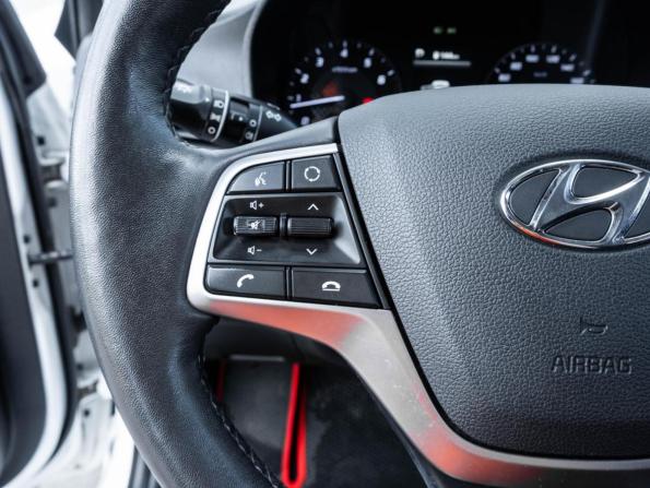 Hyundai Solaris II с пробегом 2020 года, цена 1 549 000 рублей, 72390 км, седан, Автокод Объявления