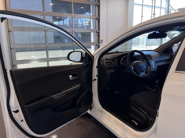 Kia Rio III Рестайлинг с пробегом 2015 года, цена 1 225 000 рублей, 150403 км, седан, Автокод Объявления