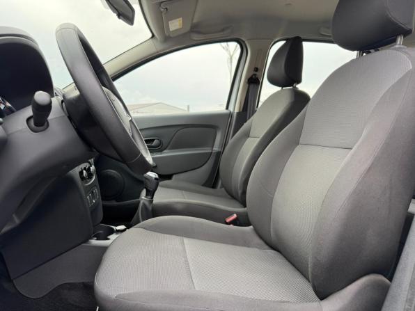 Renault Logan II Рестайлинг с пробегом 2021 года, цена 1 090 000 рублей, 30666 км, седан, Автокод Объявления