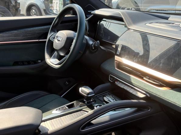 Geely Monjaro I с пробегом 2024 года, цена 3 295 000 рублей, 52391 км, внедорожник, Автокод Объявления