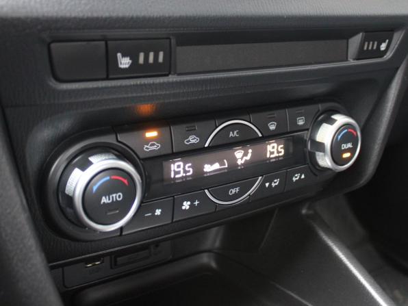 Mazda 3 III (BM) Рестайлинг с пробегом 2018 года, цена 1 579 000 рублей, 92738 км, седан, Автокод Объявления