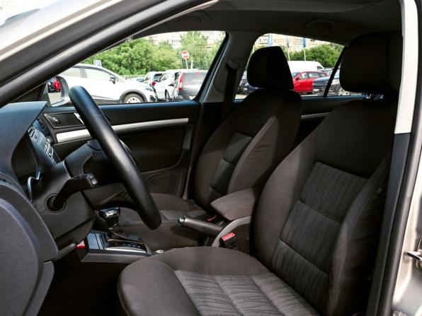 Skoda Octavia II (A5) Рестайлинг с пробегом 2013 года, цена 738 000 рублей, 244432 км, лифтбек, Автокод Объявления