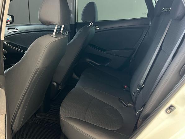 Hyundai Solaris I с пробегом 2012 года, цена 849 000 рублей, 180008 км, хэтчбек, Автокод Объявления