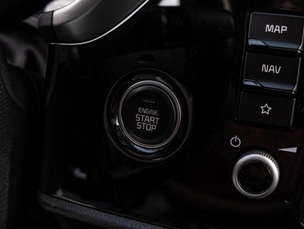 Kia Rio IV Рестайлинг с пробегом 2021 года, цена 1 845 000 рублей, 74025 км, хэтчбек, Автокод Объявления