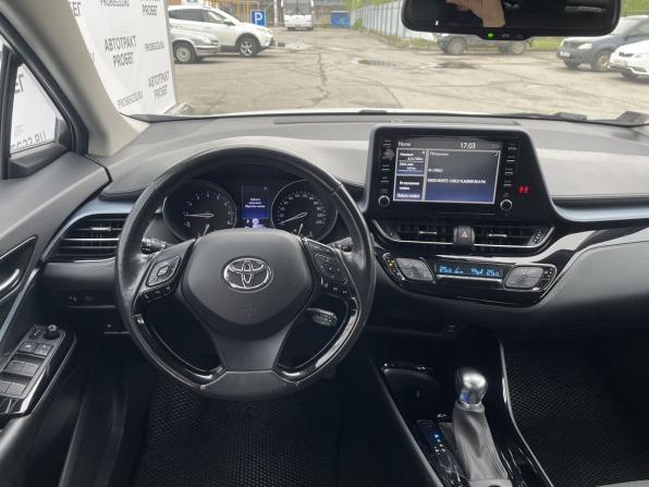 Toyota C-HR I с пробегом 2019 года, цена 2 239 000 рублей, 105216 км, внедорожник, Автокод Объявления