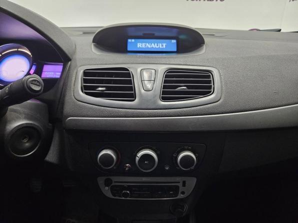 Renault Fluence I Рестайлинг с пробегом 2013 года, цена 622 000 рублей, 252127 км, седан, Автокод Объявления