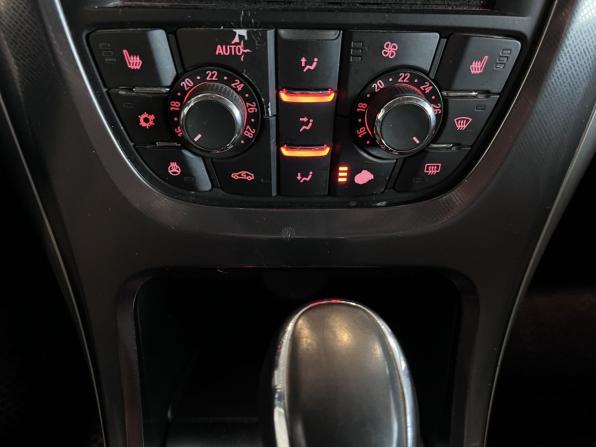 Opel Astra J с пробегом 2011 года, цена 632 000 рублей, 247258 км, хэтчбек, Автокод Объявления