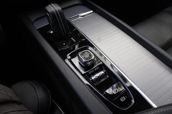 Volvo XC60 II с пробегом 2021 года, цена 3 890 000 рублей, 167911 км, внедорожник, Автокод Объявления