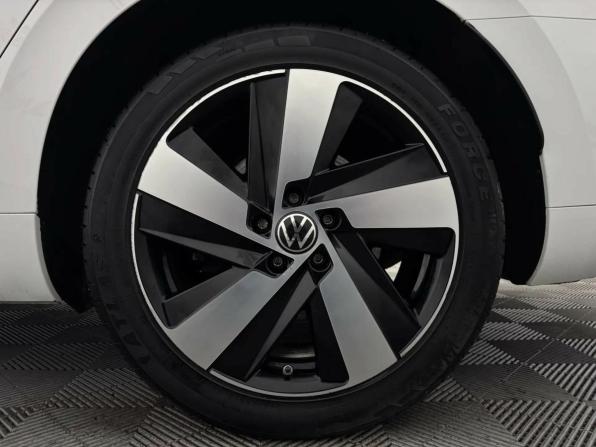 Volkswagen Arteon I Рестайлинг с пробегом 2021 года, цена 2 999 000 рублей, 80420 км, хэтчбек, Автокод Объявления