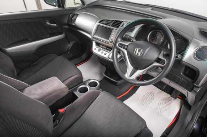 Honda Stream II Рестайлинг с пробегом 2012 года, цена 1 279 000 рублей, 159000 км, компактвэн, Автокод Объявления