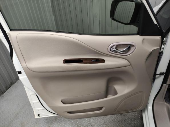 Nissan Serena IV (C26) с пробегом 2014 года, цена 1 400 000 рублей, 214000 км, минивэн, Автокод Объявления