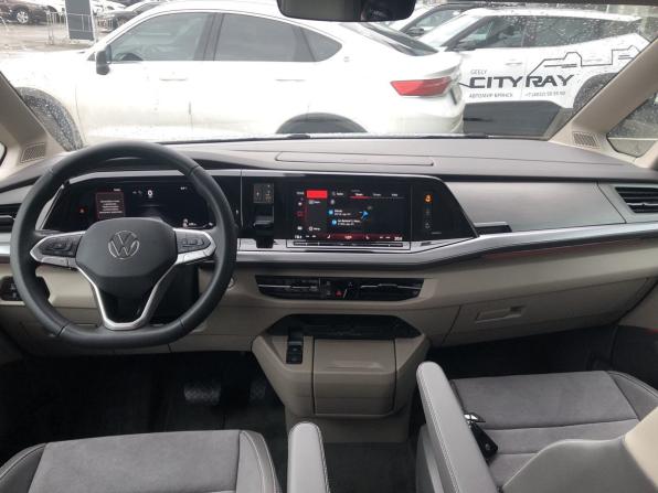 Volkswagen Multivan T7 с пробегом 2025 года, цена 9 990 000 рублей, 1218 км, минивэн, Автокод Объявления