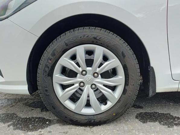 Hyundai Solaris II Рестайлинг с пробегом 2021 года, цена 1 635 000 рублей, 65456 км, седан, Автокод Объявления