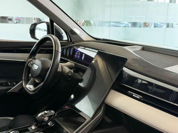 Geely Atlas II с пробегом 2024 года, цена 2 775 000 рублей, 54147 км, внедорожник, Автокод Объявления