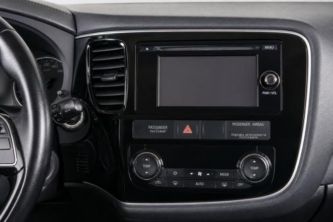 Mitsubishi Outlander III Рестайлинг 2 с пробегом 2016 года, цена 1 659 000 рублей, 214000 км, внедорожник, Автокод Объявления