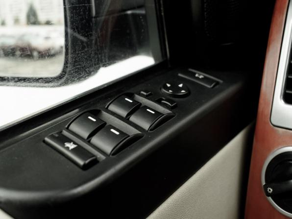 Land Rover Range Rover III Рестайлинг 2 с пробегом 2009 года, цена 1 900 000 рублей, 271062 км, внедорожник, Автокод Объявления