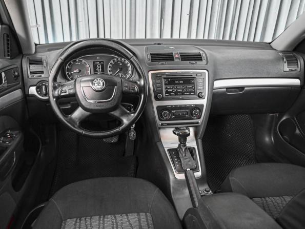 Skoda Octavia II (A5) Рестайлинг с пробегом 2011 года, цена 1 049 000 рублей, 208915 км, лифтбек, Автокод Объявления