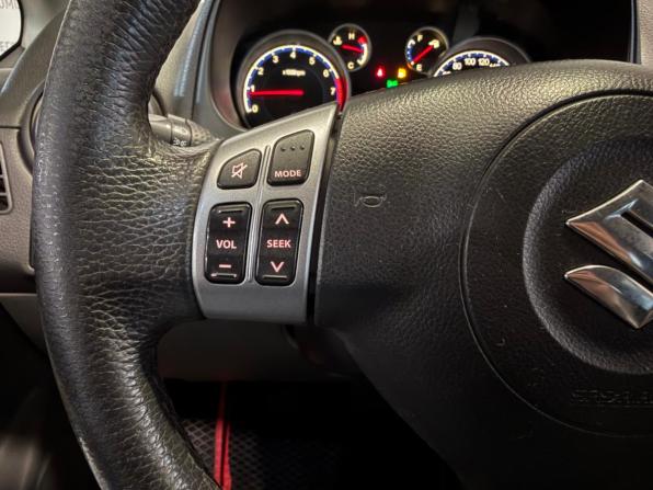 Suzuki SX4 I (Classic) Рестайлинг с пробегом 2011 года, цена 549 000 рублей, 240000 км, хэтчбек, Автокод Объявления