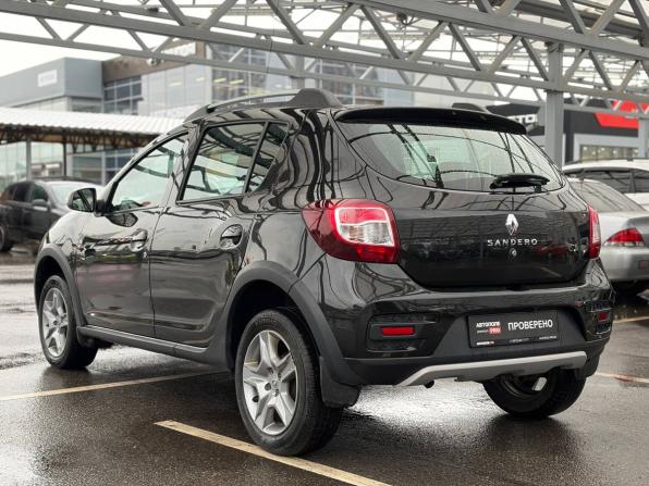 Renault Sandero II Рестайлинг с пробегом 2022 года, цена 1 095 000 рублей, 145000 км, хэтчбек, Автокод Объявления