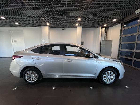 Hyundai Solaris II с пробегом 2017 года, цена 1 270 000 рублей, 131776 км, седан, Автокод Объявления