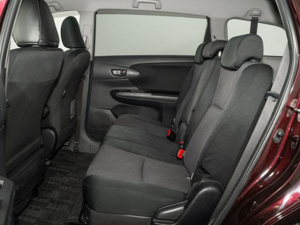 Toyota Wish II Рестайлинг с пробегом 2013 года, цена 1 395 000 рублей, 132300 км, минивэн, Автокод Объявления