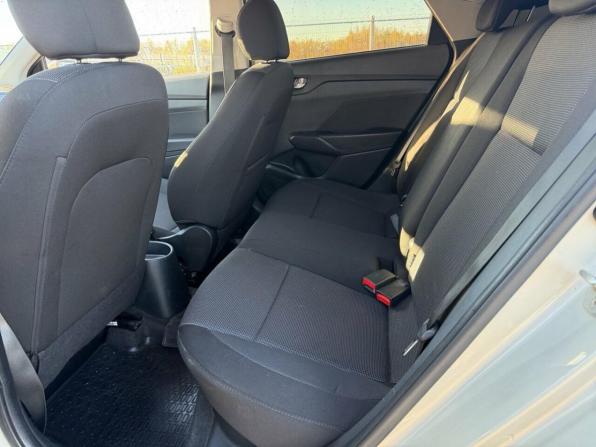 Hyundai Solaris II с пробегом 2019 года, цена 990 000 рублей, 191500 км, седан, Автокод Объявления