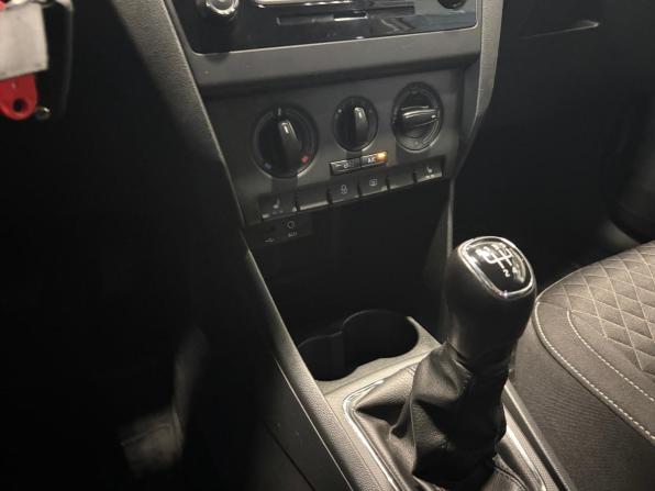 Skoda Rapid I с пробегом 2016 года, цена 1 049 000 рублей, 115680 км, лифтбек, Автокод Объявления