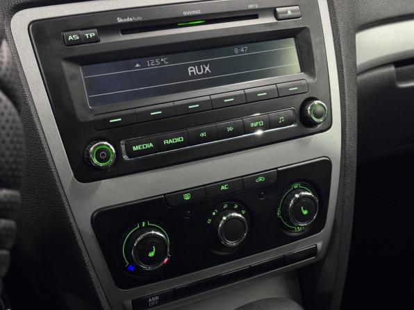 Skoda Octavia II (A5) Рестайлинг с пробегом 2012 года, цена 899 000 рублей, 270200 км, лифтбек, Автокод Объявления