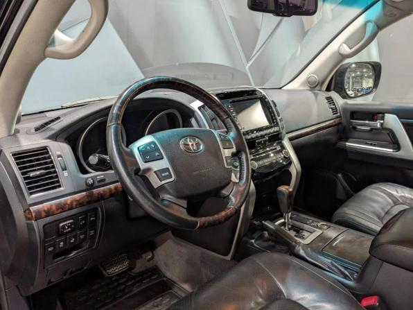 Toyota Land Cruiser 200 Series Рестайлинг 1 с пробегом 2012 года, цена 3 190 000 рублей, 391615 км, внедорожник, Автокод Объявления