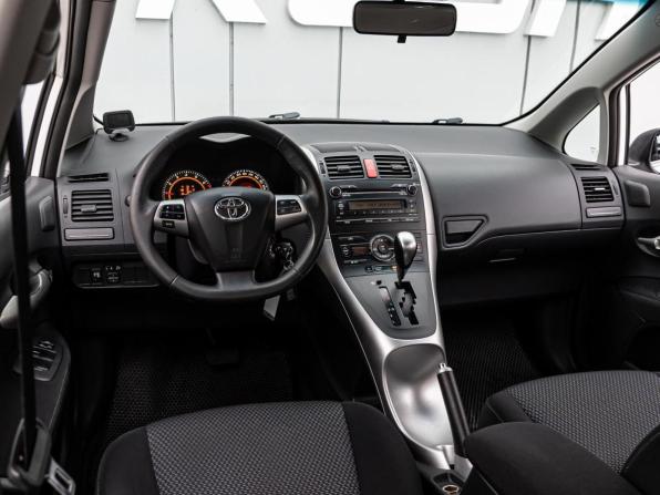 Toyota Auris I Рестайлинг с пробегом 2011 года, цена 1 090 000 рублей, 150252 км, хэтчбек, Автокод Объявления