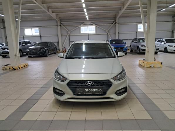 Hyundai Solaris II с пробегом 2018 года, цена 1 355 000 рублей, 150200 км, седан, Автокод Объявления