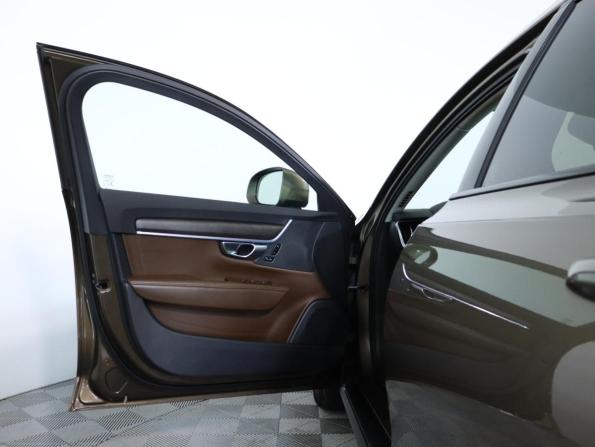 Volvo V90 Cross Country I с пробегом 2017 года, цена 3 280 000 рублей, 130000 км, универсал, Автокод Объявления