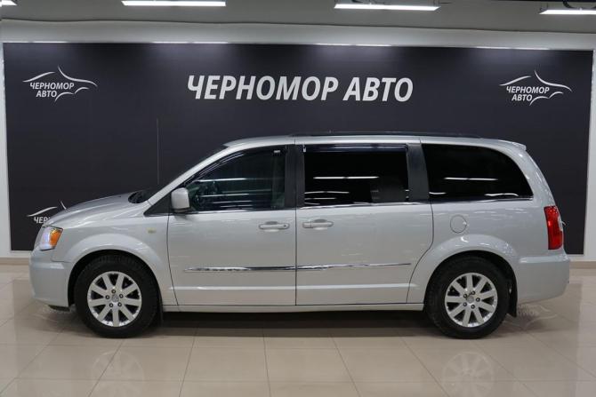 Chrysler Town &amp; Country V Рестайлинг с пробегом 2011 года, цена 999 999 рублей, 304000 км, минивэн, Автокод Объявления