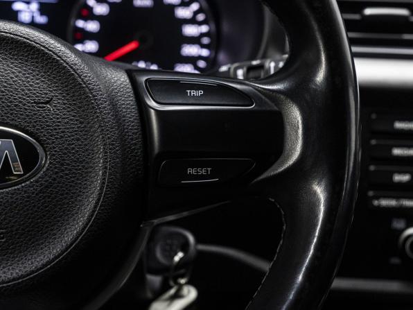 Kia Rio IV с пробегом 2017 года, цена 1 050 000 рублей, 167000 км, седан, Автокод Объявления