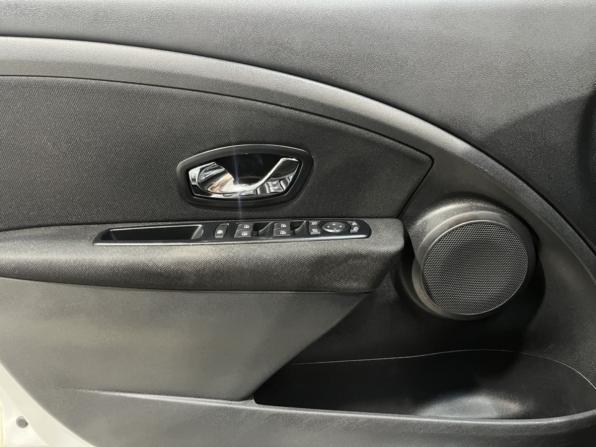 Renault Fluence I Рестайлинг с пробегом 2014 года, цена 935 000 рублей, 122497 км, седан, Автокод Объявления