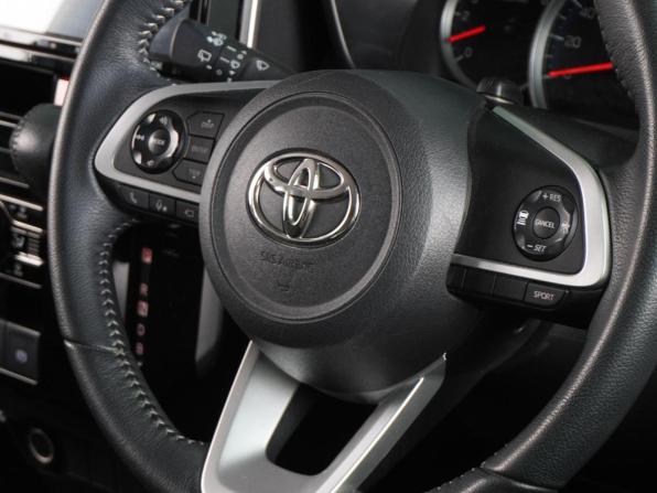 Toyota Roomy I Рестайлинг с пробегом 2022 года, цена 1 649 000 рублей, 44969 км, микровэн, Автокод Объявления
