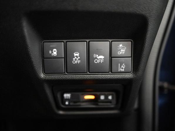 Honda Stepwgn V Рестайлинг с пробегом 2018 года, цена 2 320 000 рублей, 89436 км, минивэн, Автокод Объявления