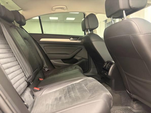 Volkswagen Passat B8 с пробегом 2016 года, цена 1 799 000 рублей, 214971 км, седан, Автокод Объявления