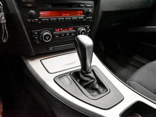 BMW 3 серии V (E90/E91/E92/E93) Рестайлинг с пробегом 2009 года, цена 1 250 000 рублей, 135485 км, седан, Автокод Объявления