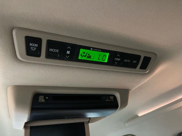 Toyota Alphard II с пробегом 2012 года, цена 2 170 000 рублей, 235281 км, минивэн, Автокод Объявления