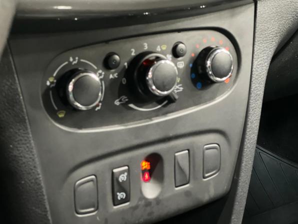 Renault Sandero II с пробегом 2018 года, цена 1 050 000 рублей, 115000 км, хэтчбек, Автокод Объявления