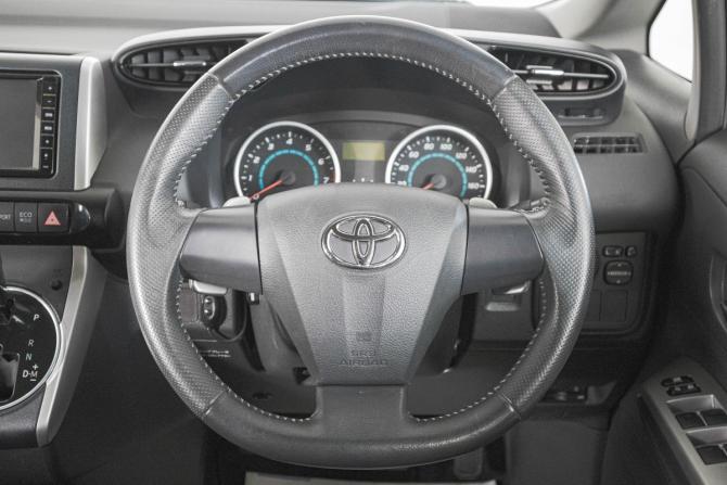 Toyota Wish II с пробегом 2009 года, цена 1 389 000 рублей, 88350 км, минивэн, Автокод Объявления