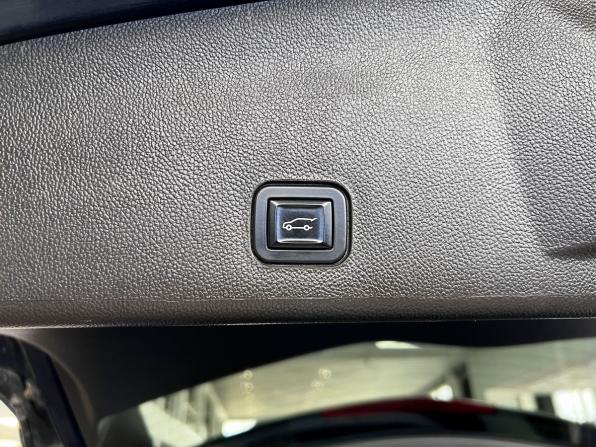 Cadillac SRX II Рестайлинг с пробегом 2012 года, цена 1 095 000 рублей, 234957 км, внедорожник, Автокод Объявления