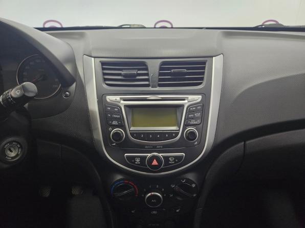 Hyundai Solaris I с пробегом 2013 года, цена 642 000 рублей, 213246 км, седан, Автокод Объявления